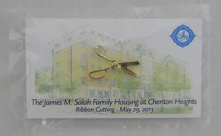 Presentation Cards with Scissors Lapel Pins - Image 6